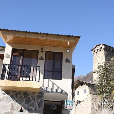 Eka'S Guest House 메스티아 외부 사진