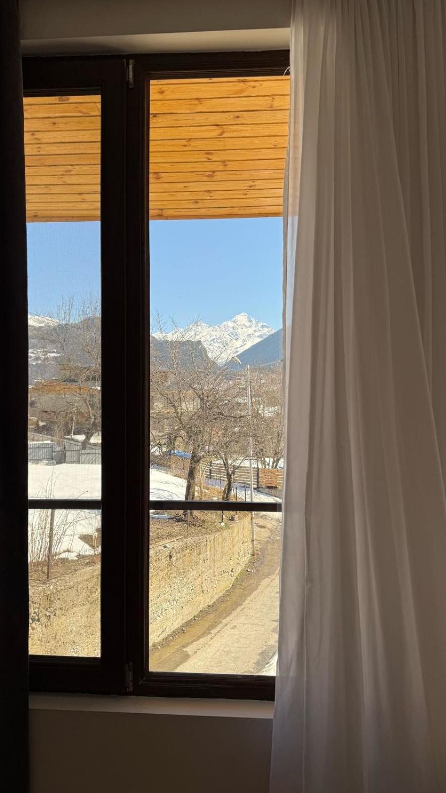 Eka'S Guest House 메스티아 외부 사진