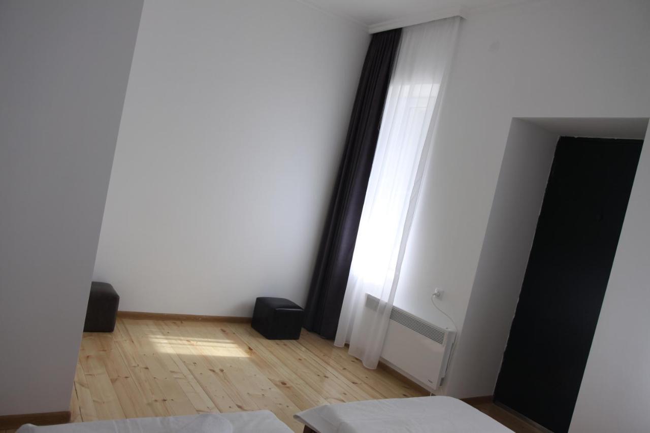 Eka'S Guest House 메스티아 외부 사진