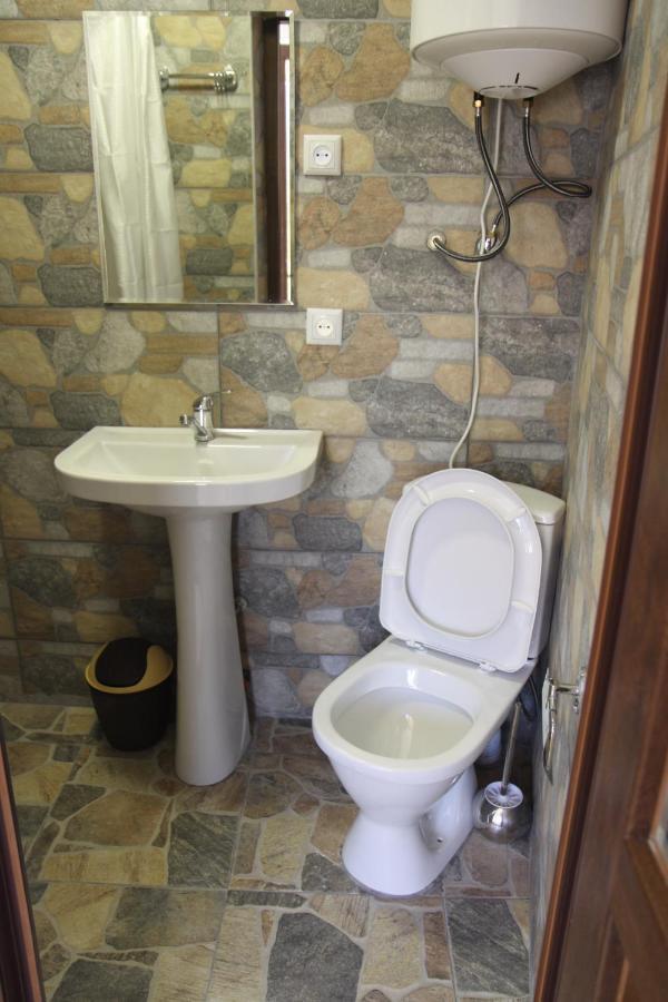 Eka'S Guest House 메스티아 외부 사진