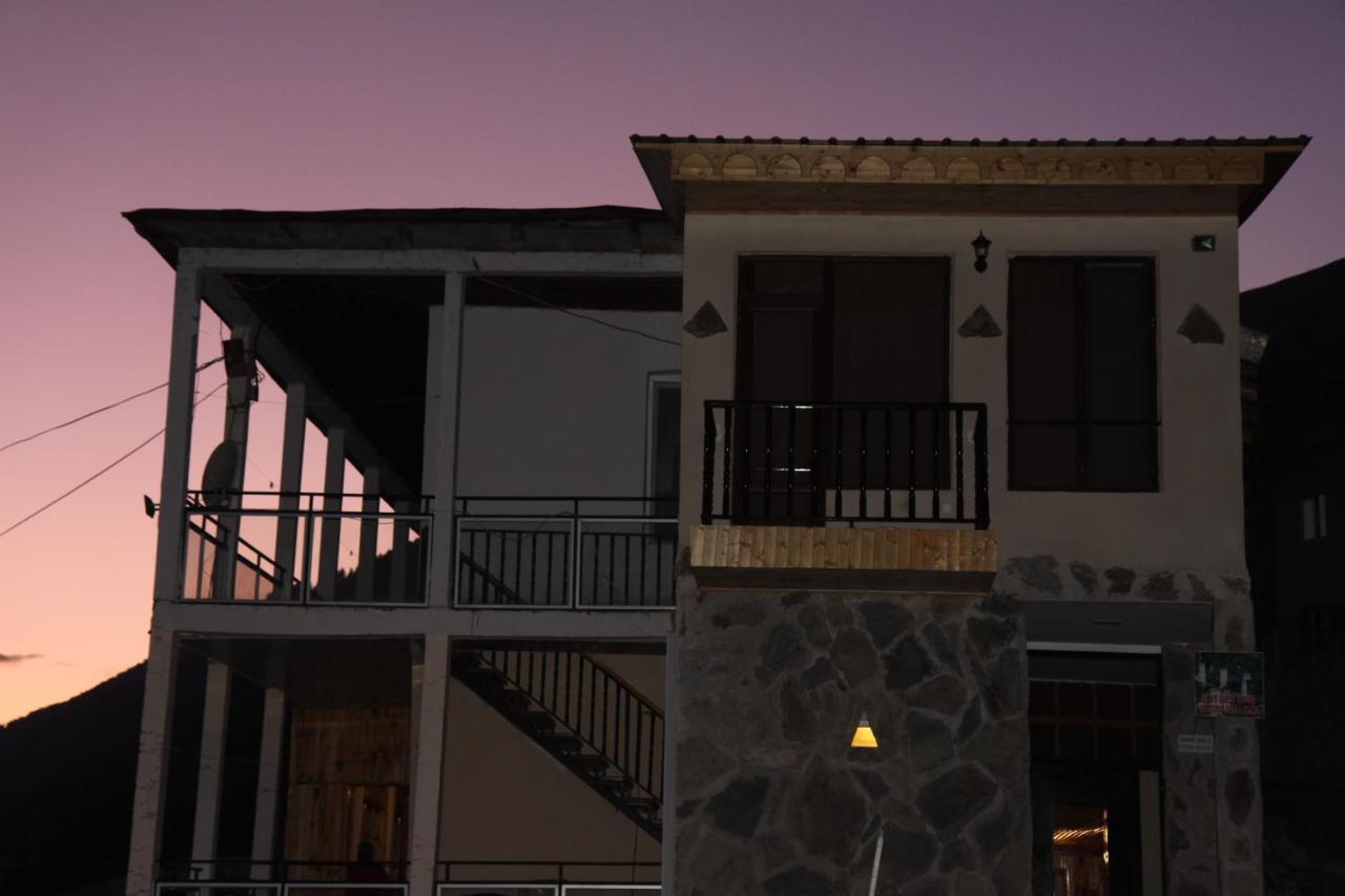 Eka'S Guest House 메스티아 외부 사진