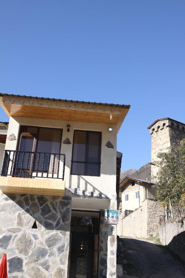 Eka'S Guest House 메스티아 외부 사진